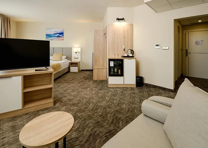 Hotel Laguna Park Sunrise 4*