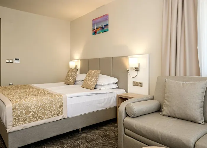 Laguna Park Sunrise Hotel 4*