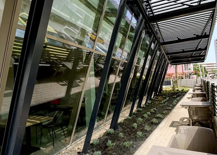 מלון Laguna Park Sunrise סאני ביץ'