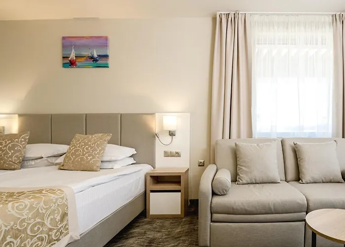 מלון Laguna Park Sunrise סאני ביץ'