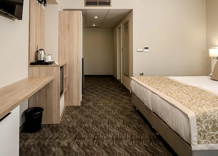 Laguna Park Sunrise 4* סאני ביץ'